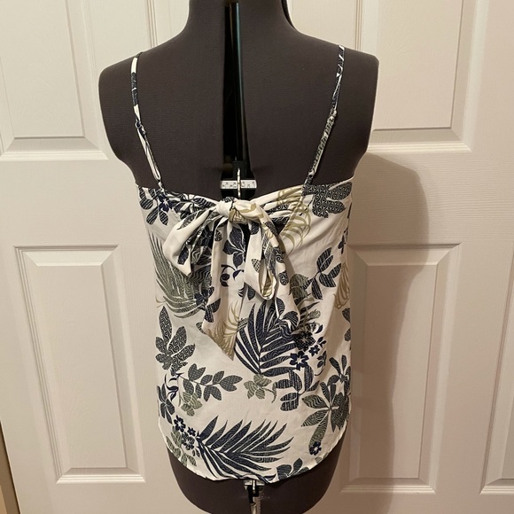 💐 3/ $15 Floral/ Leaves Top with Tie Back - Picture 1 of 9